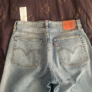 LEVIS WEDGIE FIT SIZE 29!